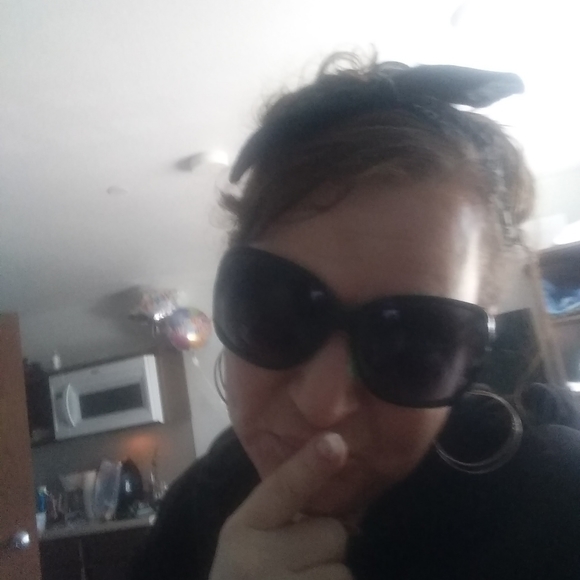 Meet your Posher, Danielle - Picture 8 of 16